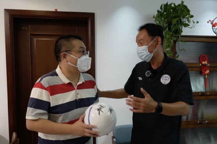 开云-双向奔赴共战病魔 石家庄功夫队赴廊坊慰问白血病球迷丁胜