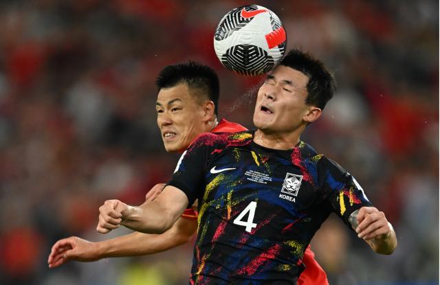 韩国旅欧军团自费包机赶场欧洲 国安旧将长谈李可